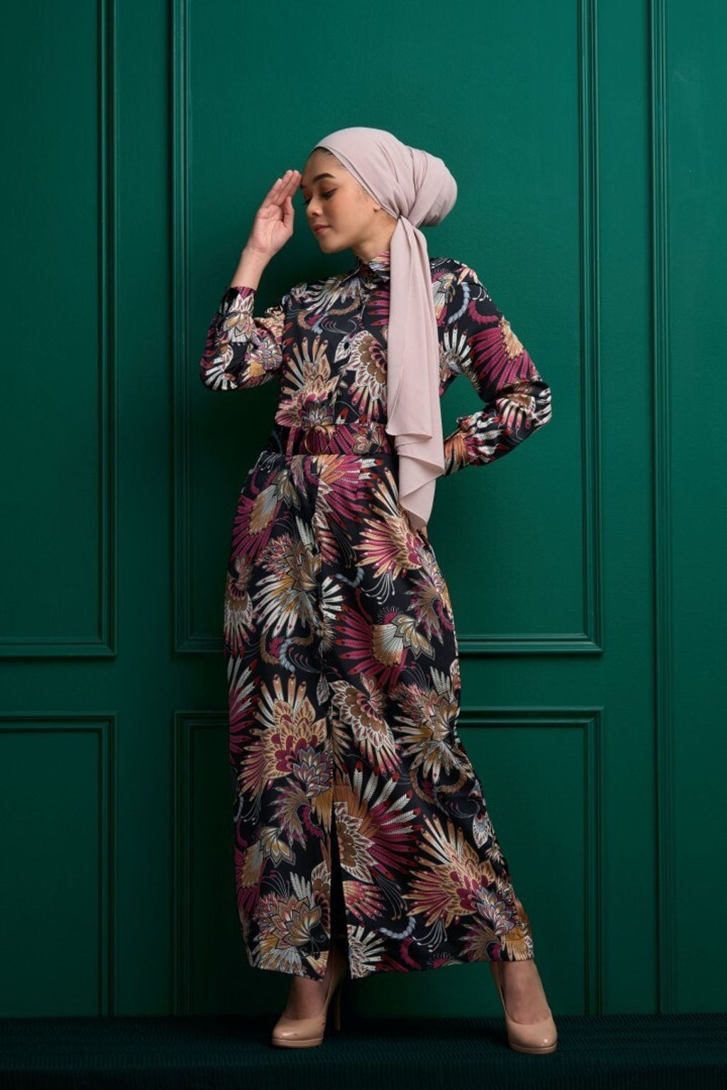 5.2 Rebecca Borneo Dress