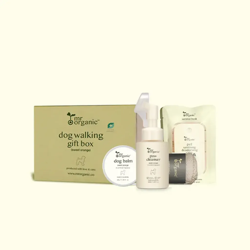 mr organic - dog walking gift box 2
