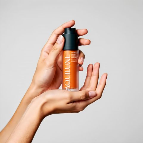 freepik_edit_PromptReplace-the-original-product-in-this-handhol