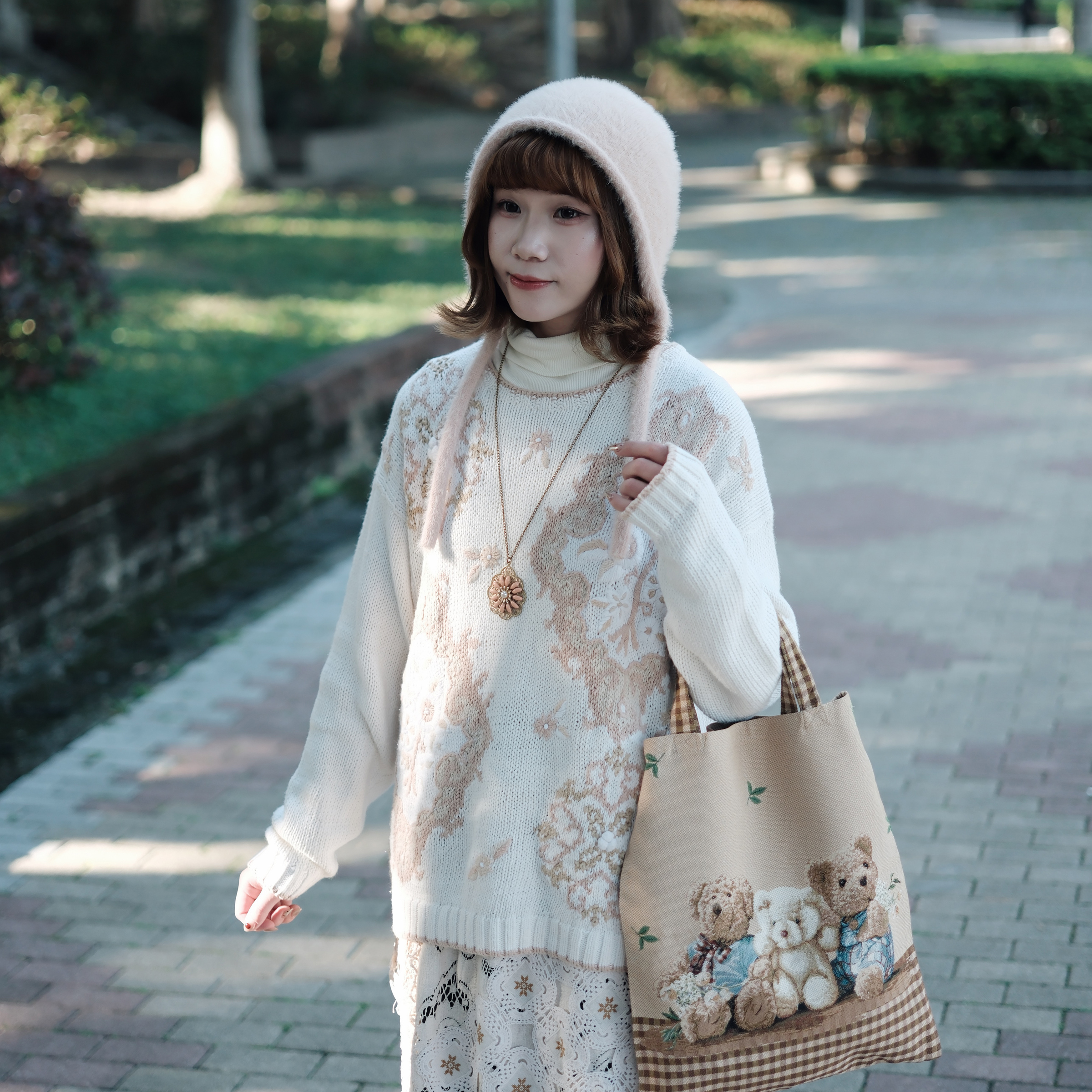 7AADF9D3-0432-4072-A2EB-739F3576AA27