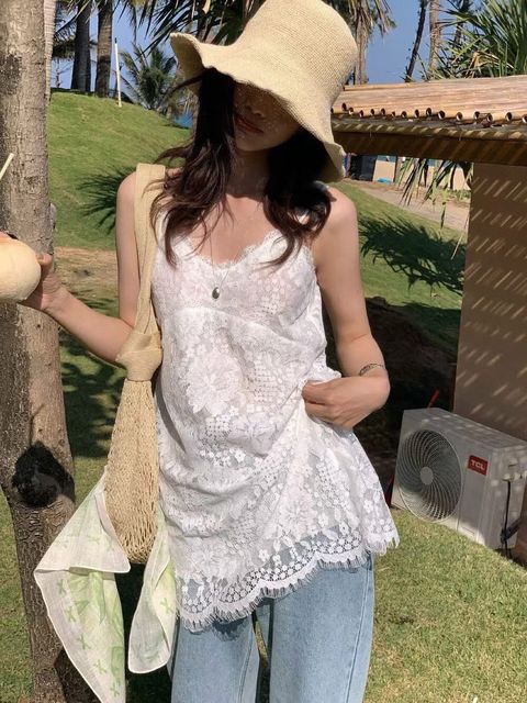 超美細肩緹花上衣1