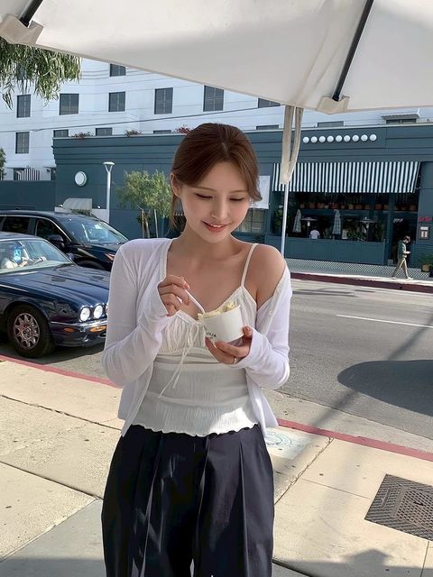 Main with ice cream