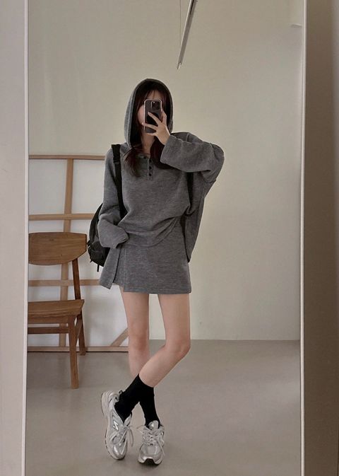 V領連帽套裝1