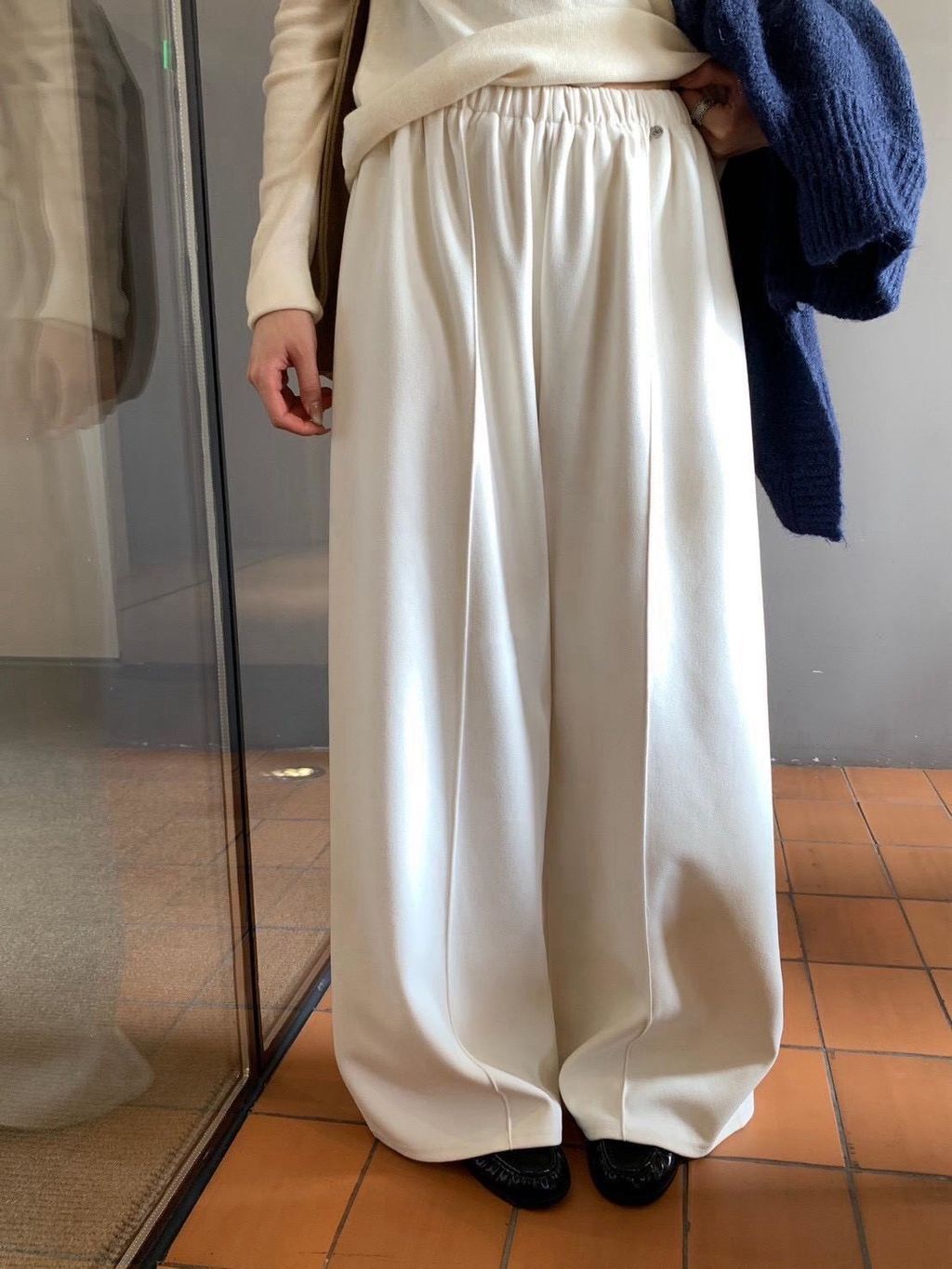 落地款修身休閒褲3