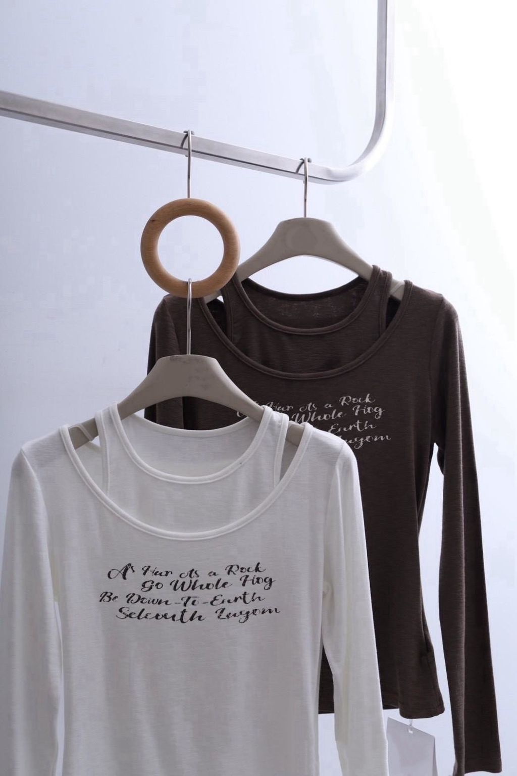 百搭假兩件字母上衣4