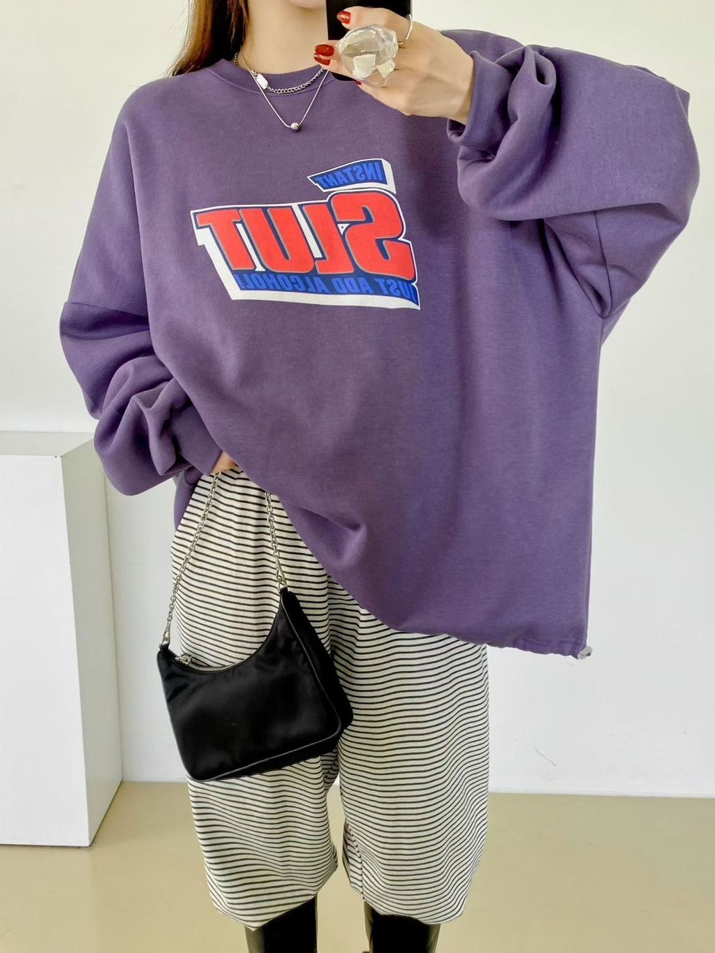 下擺可拉縮英字Tee4