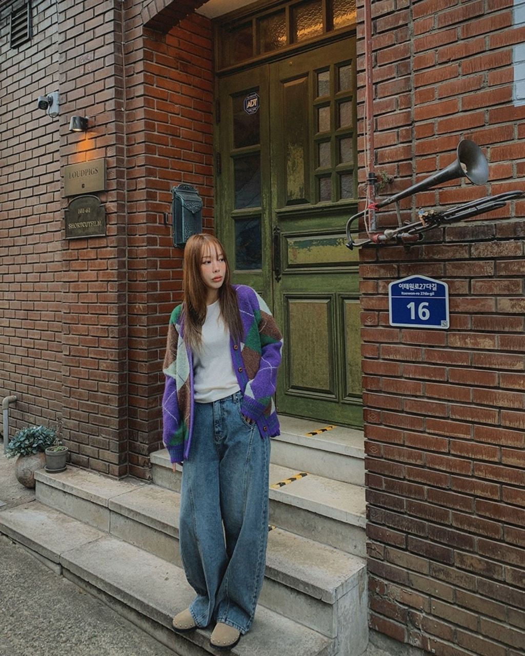 微弧度寬直筒牛仔褲02