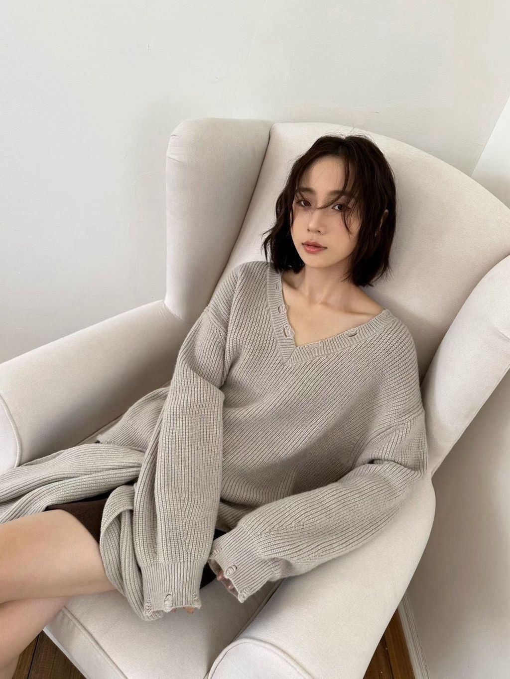 V領磅數圍巾針織上衣1