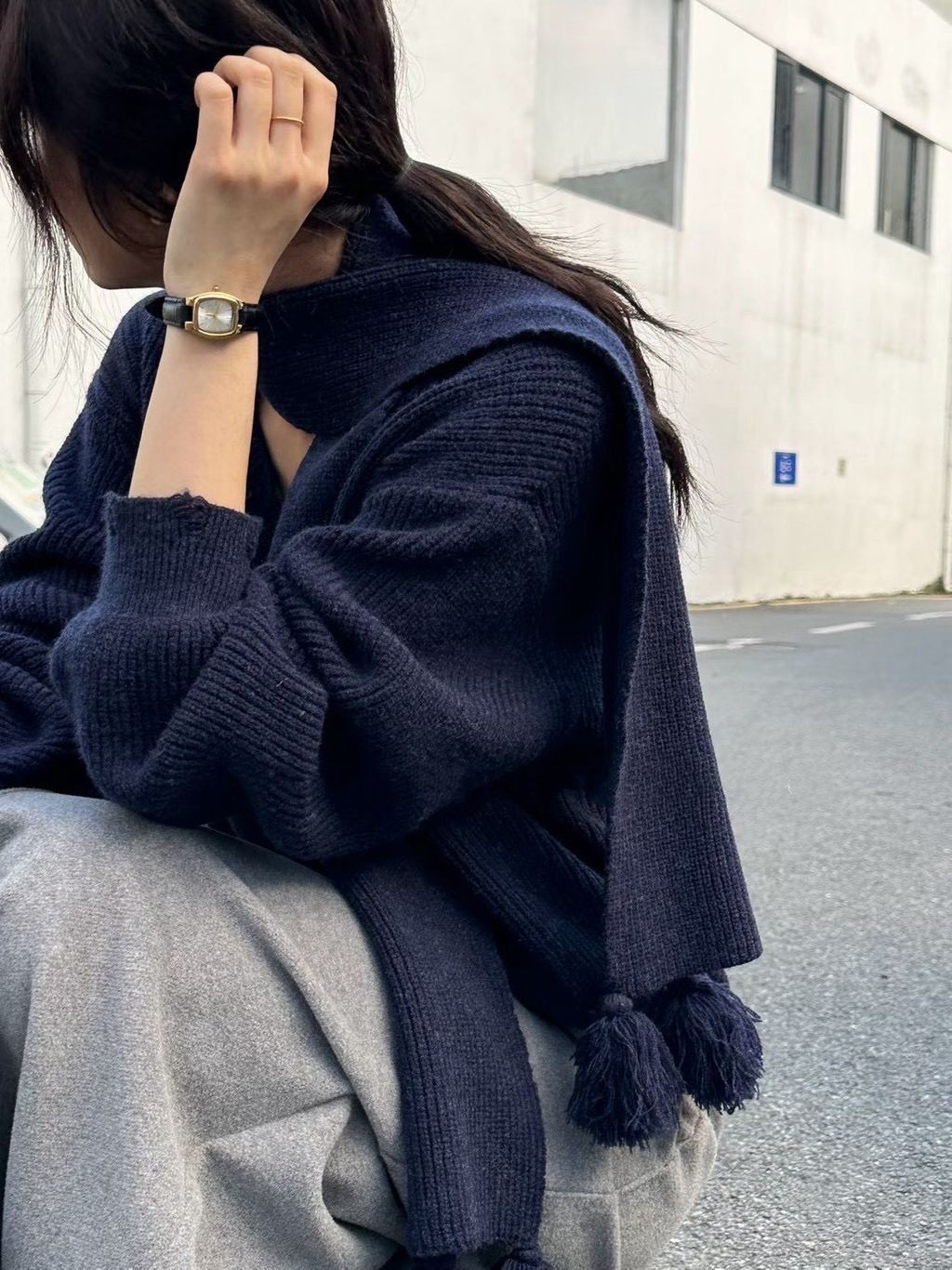 V領磅數圍巾針織上衣6