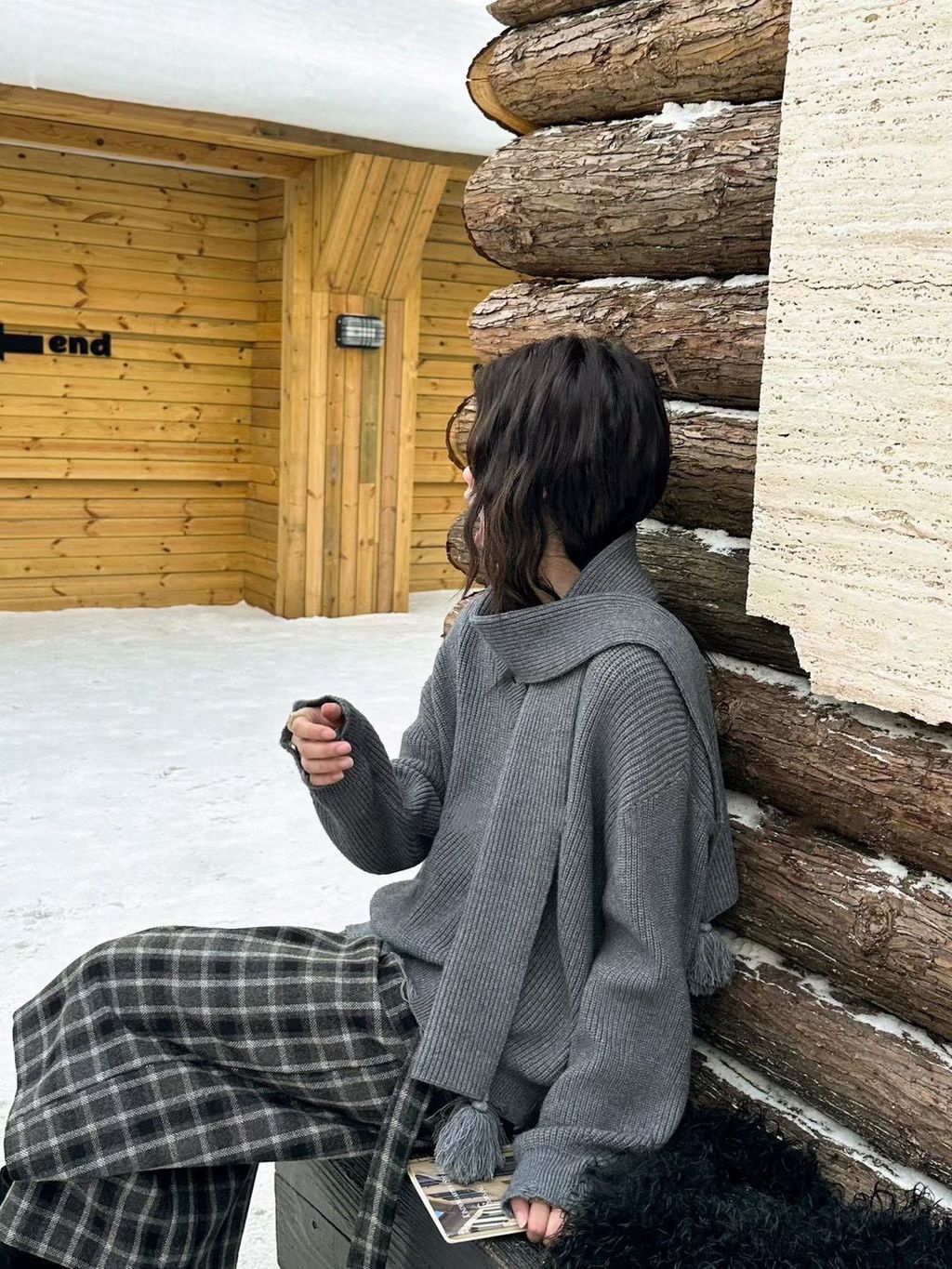 V領磅數圍巾針織上衣8