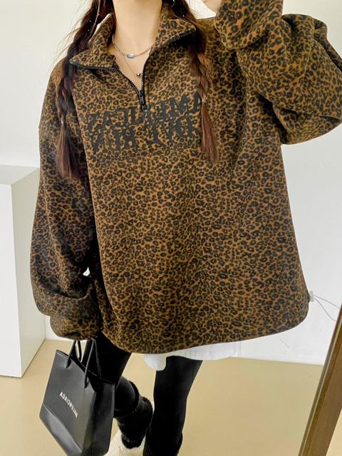 帥氣英字豹紋上衣2