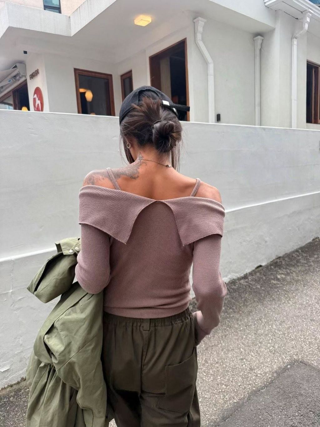 可拉一字領上衣3