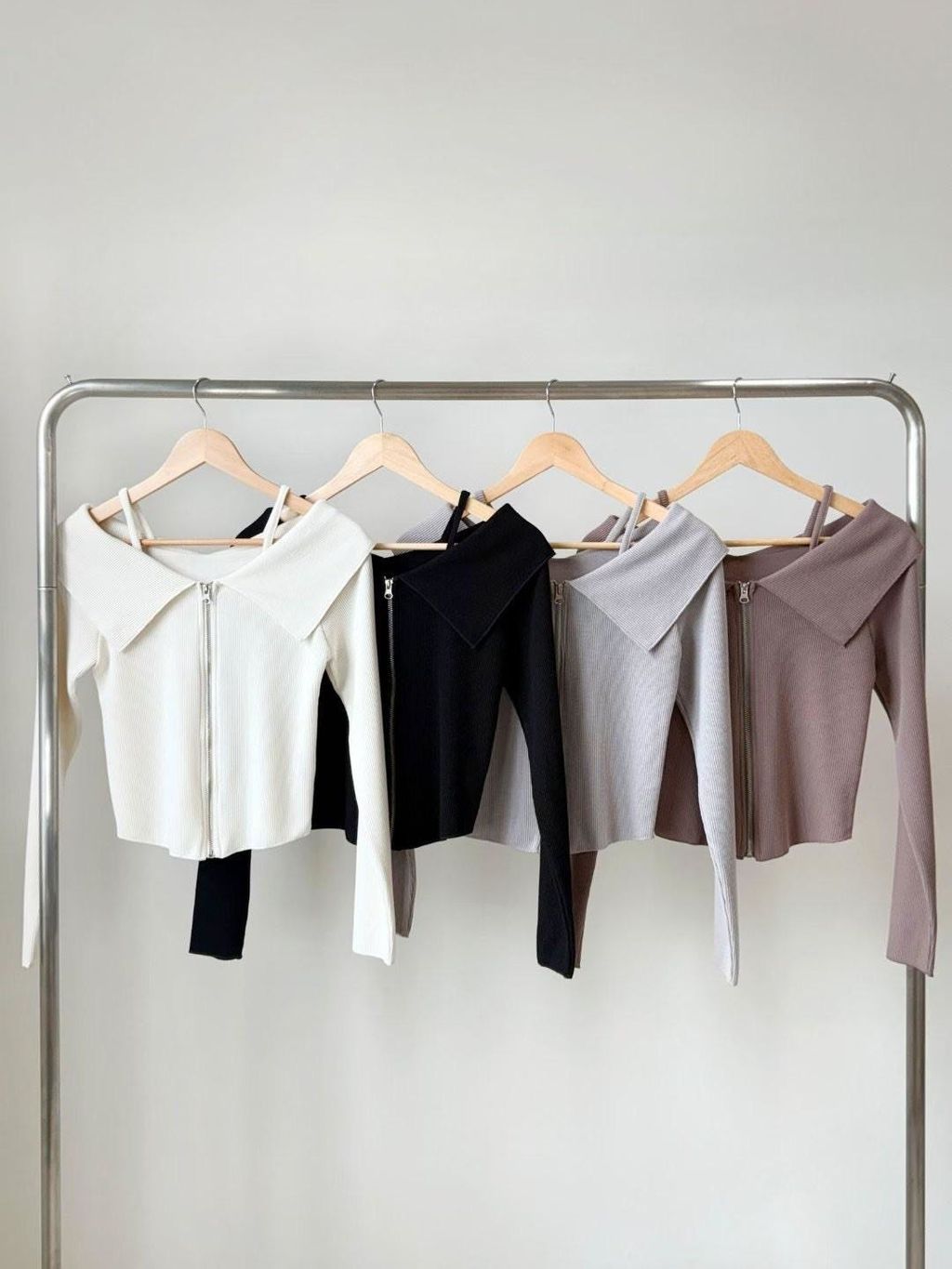 可拉一字領上衣4