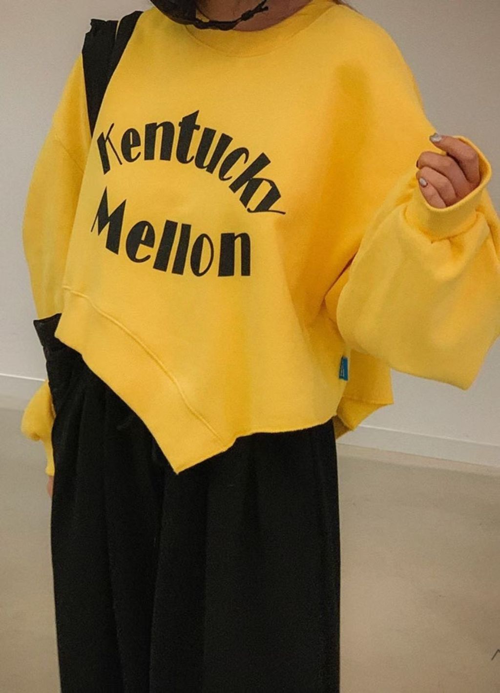 繽紛造型英字短上衣3