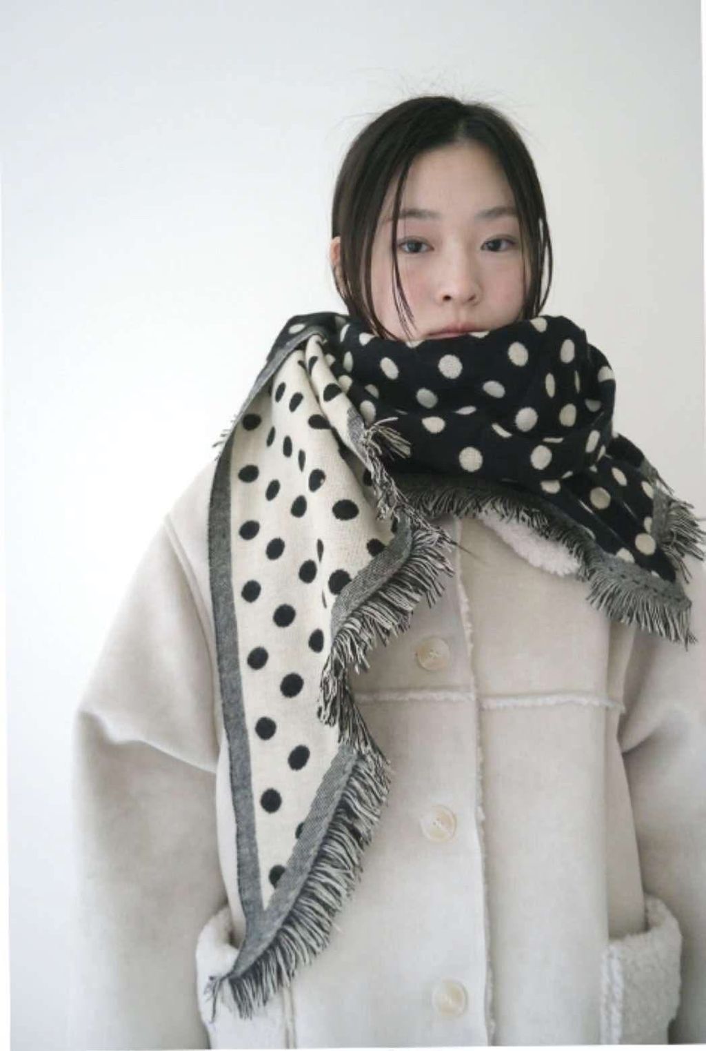 有造型的雙面波點兩用披肩圍巾1