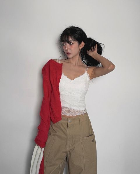 超美桃心領蕾絲細肩上衣1