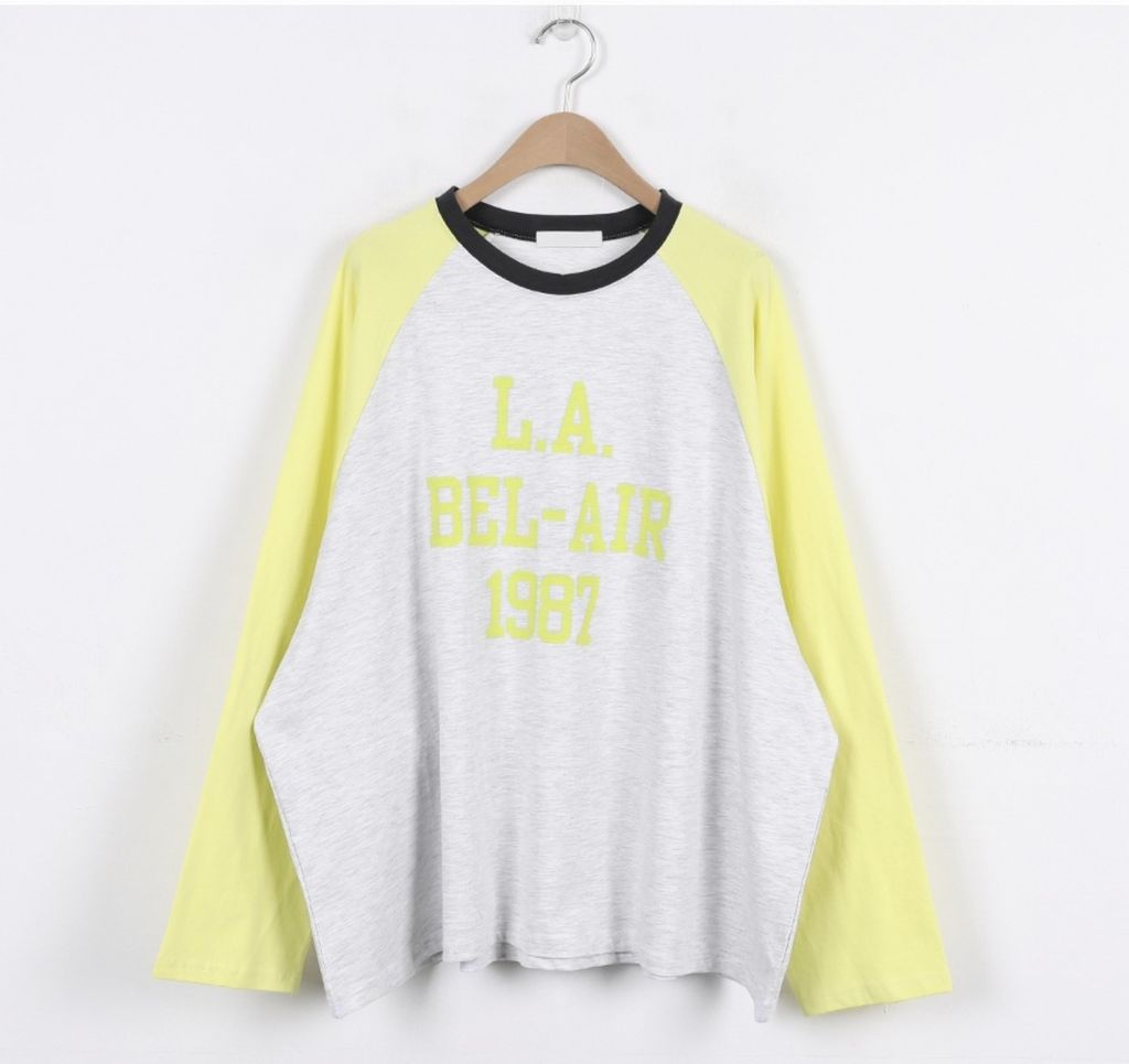 繽紛配色英字上衣2