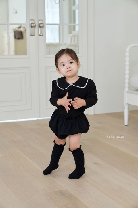 2_레이스둥근카라티_모델사진4