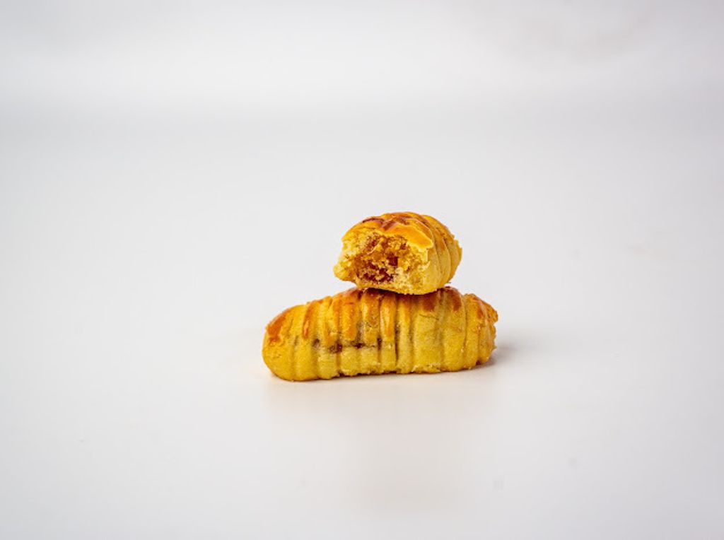 Lynn Patisserie Gold Bar Pineapple Sticks (Jin Tiao) - Prosperity Chinese New Year Cookies 2026