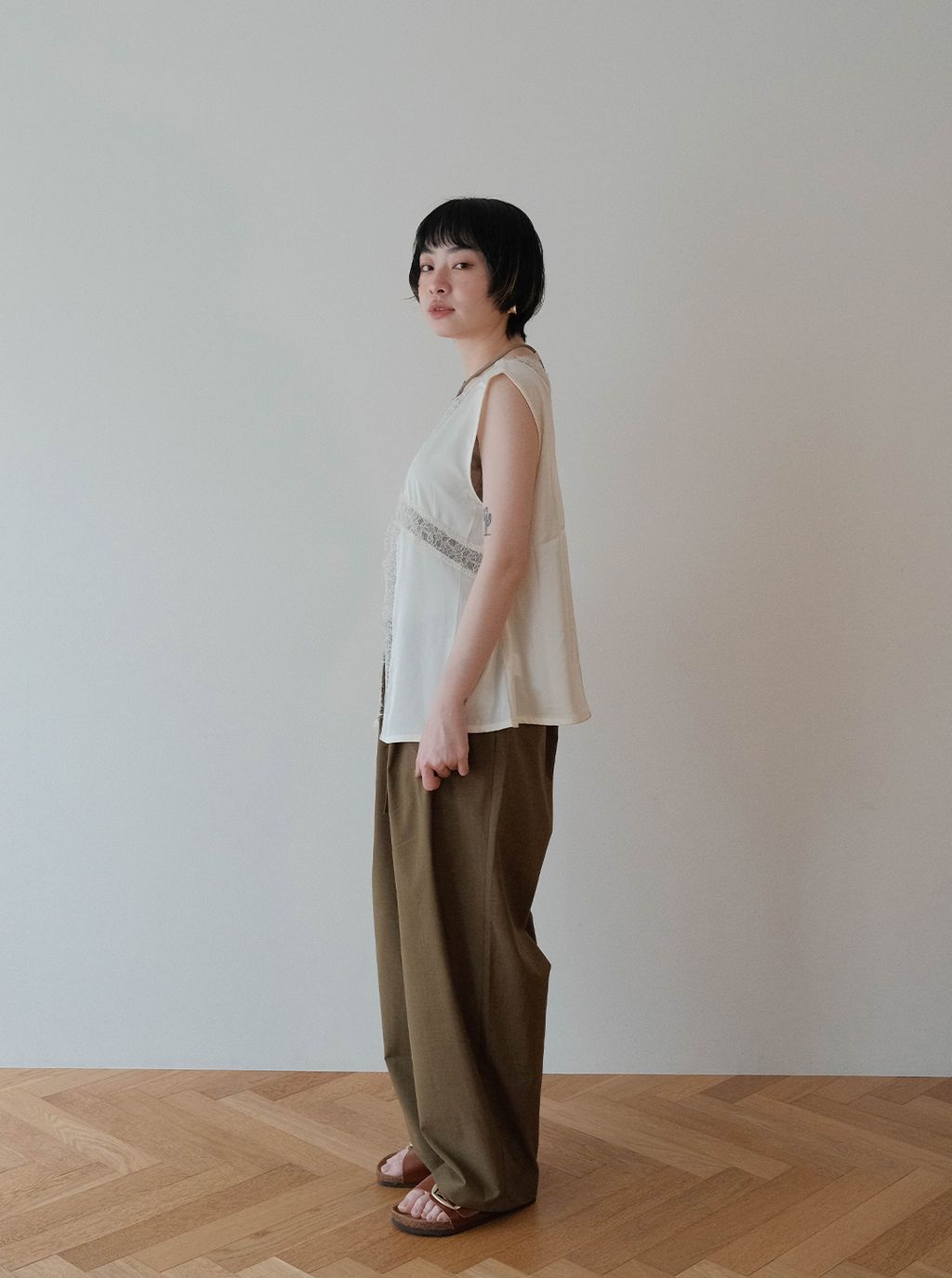 緞面蕾絲上衣_M3
