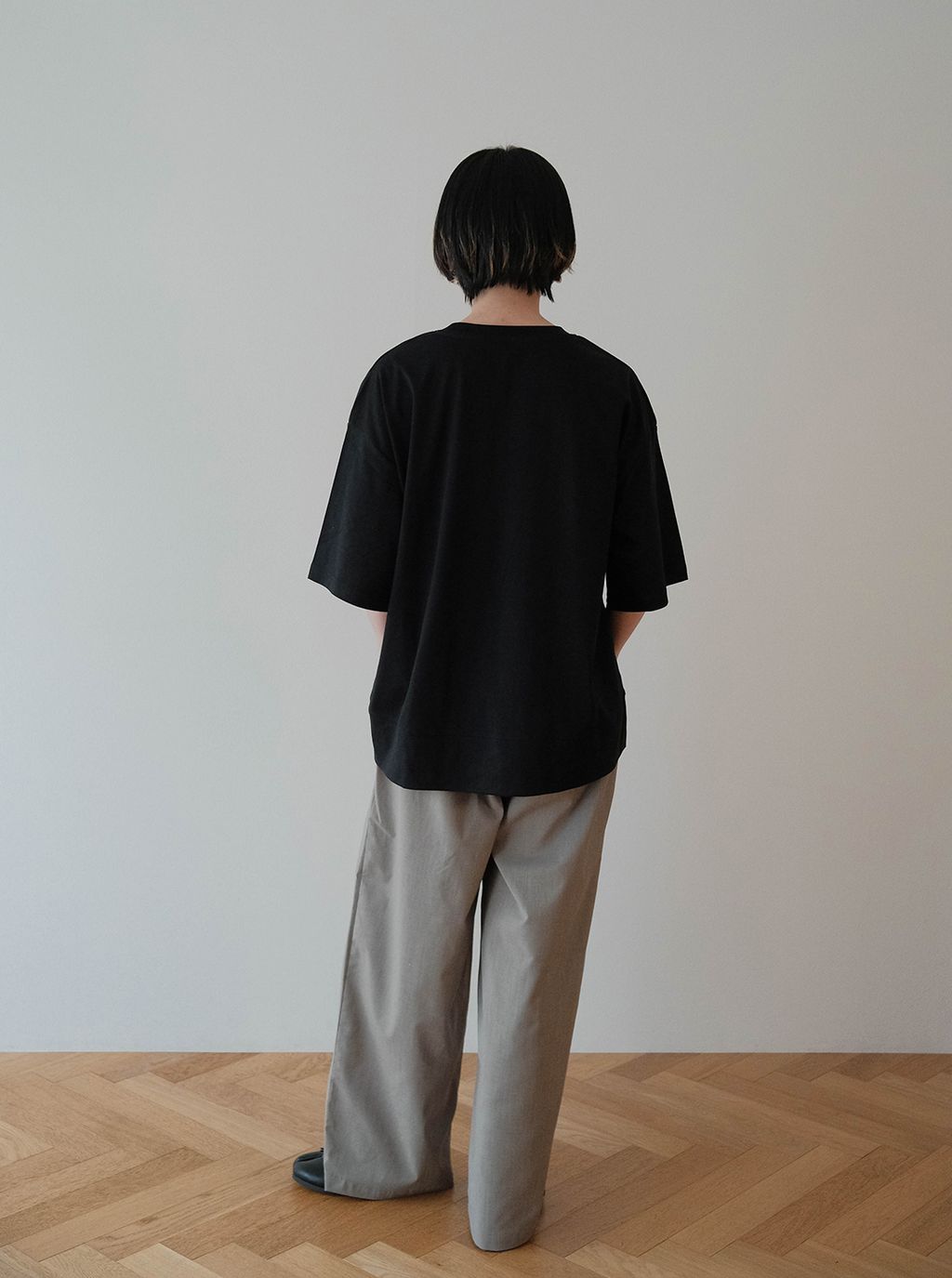 微光感立體刺繡踢恤_M8