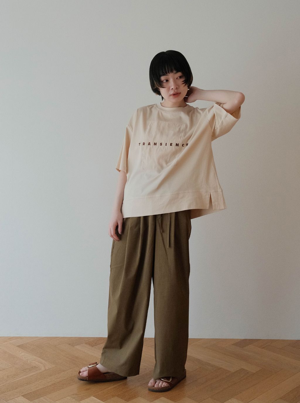 微光感立體刺繡踢恤_M2