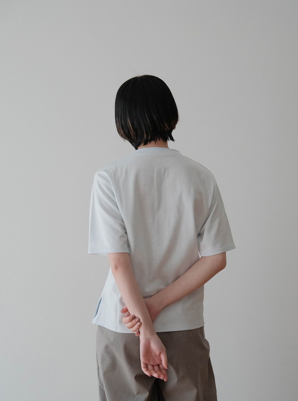 撞色亨利領假兩件式短袖上衣_M8