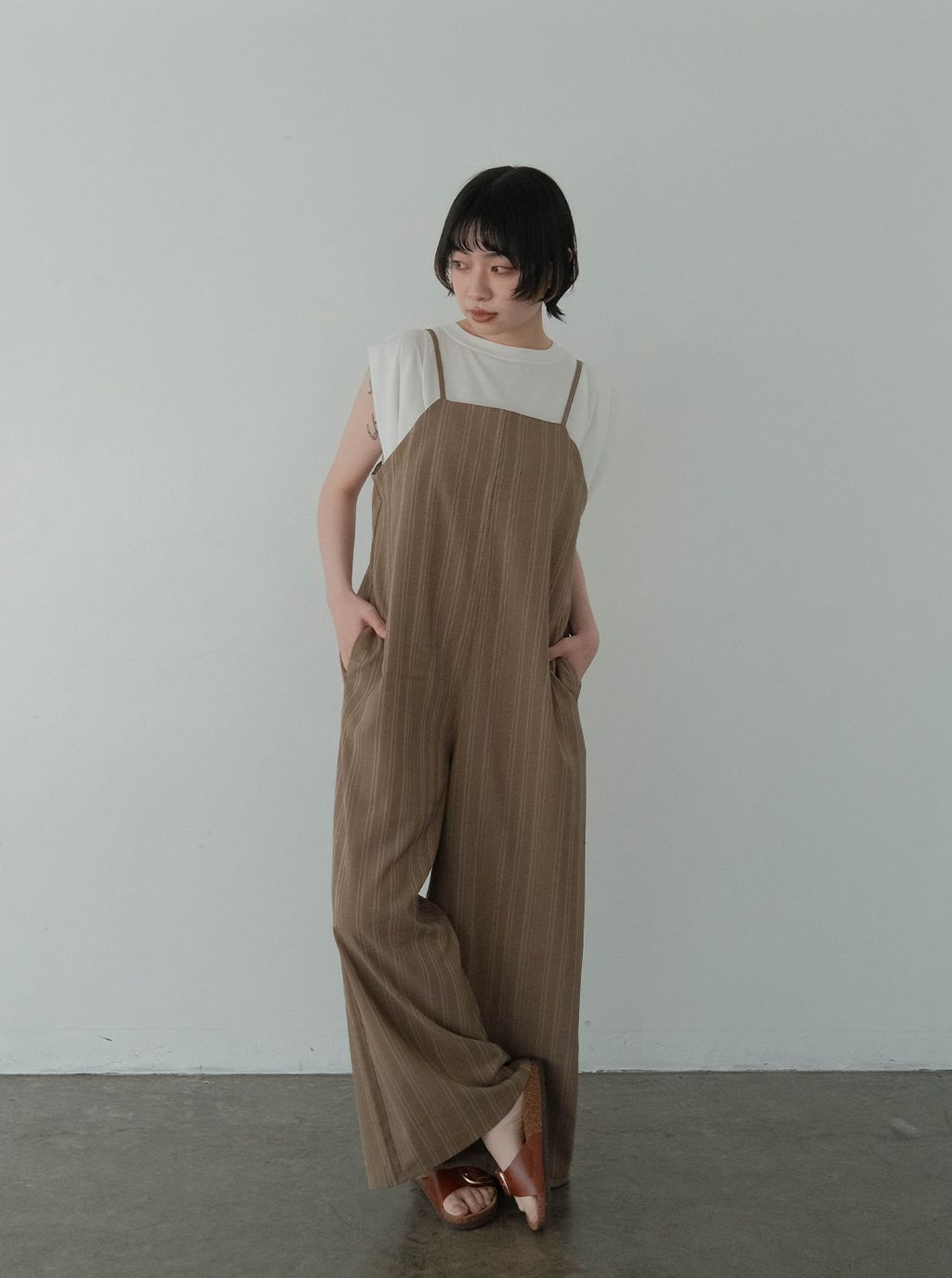 細線條大人感休閒吊帶褲_M3