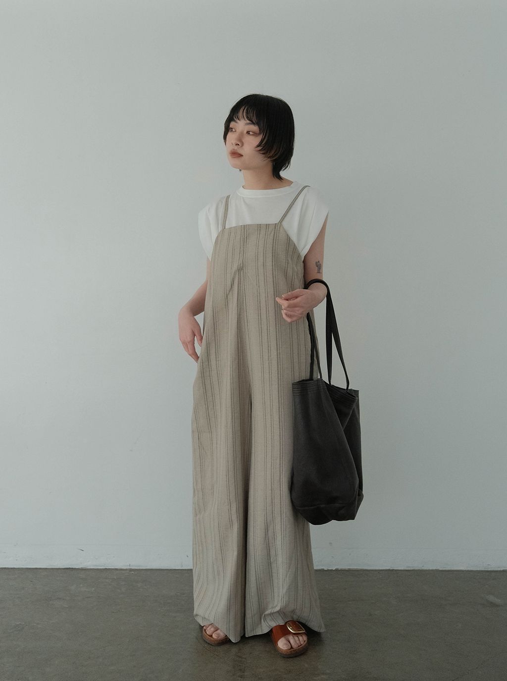 細線條大人感休閒吊帶褲_M11
