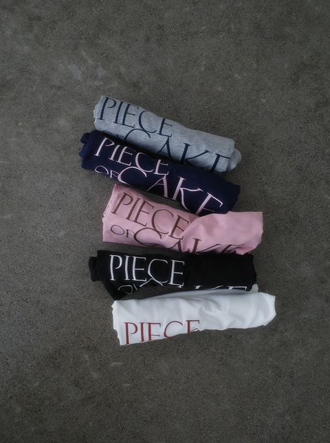 蛋糕刺繡字母踢_M1