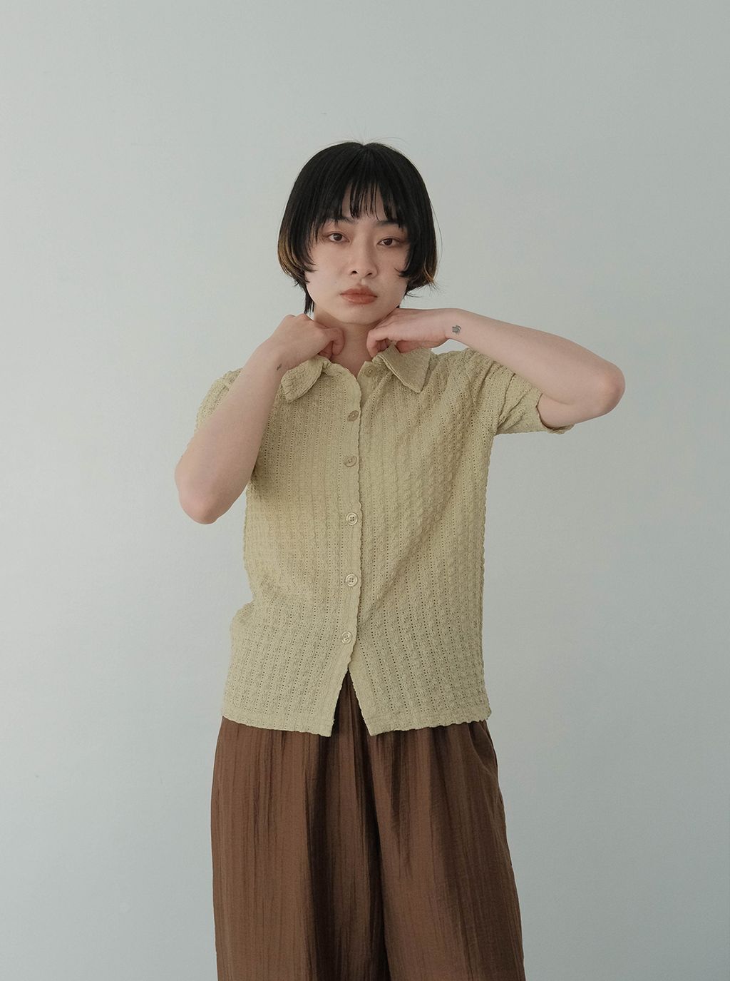 蕾絲鈕扣POLO上衣_M10