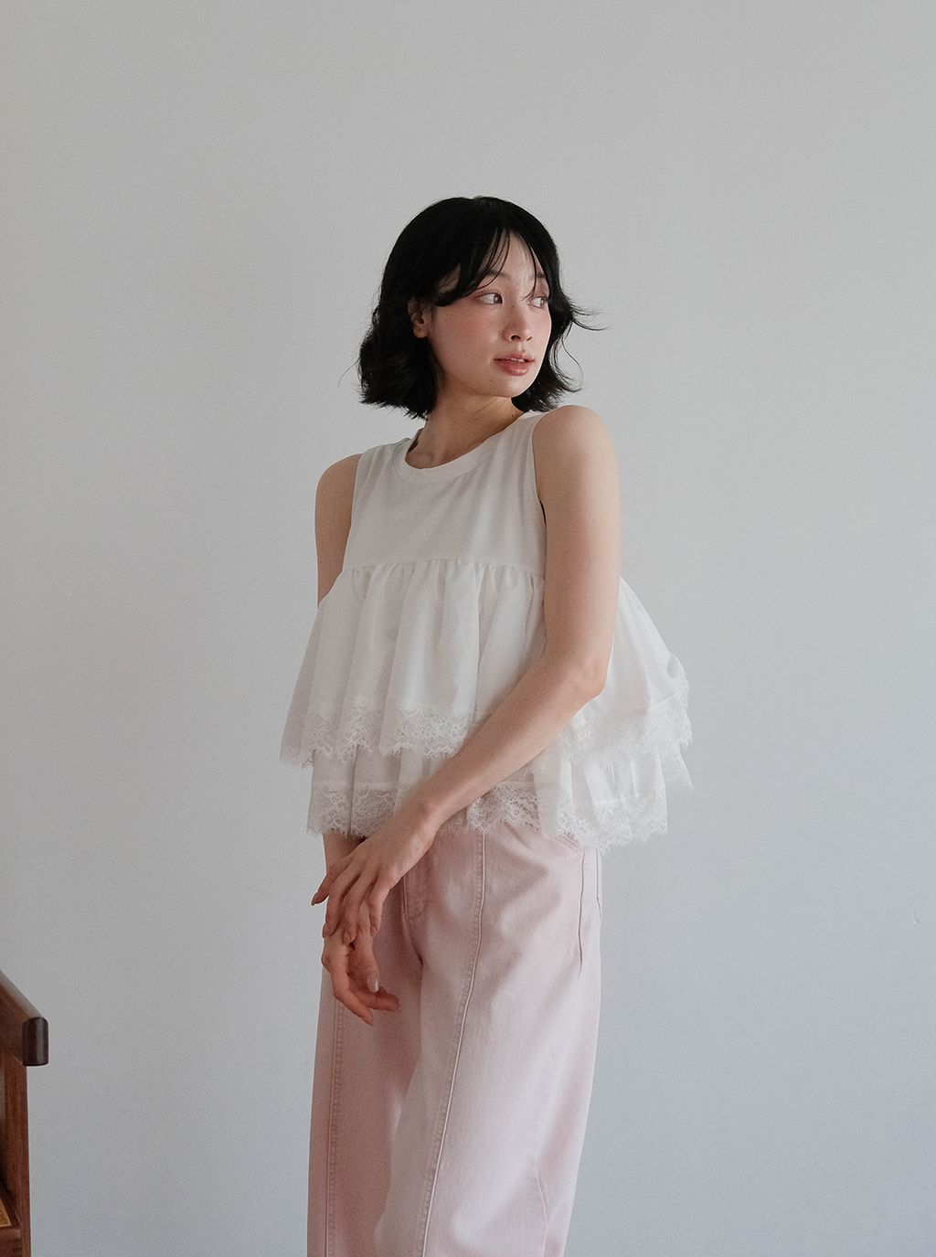 蕾絲澎鬆感拼接無袖上衣_M14