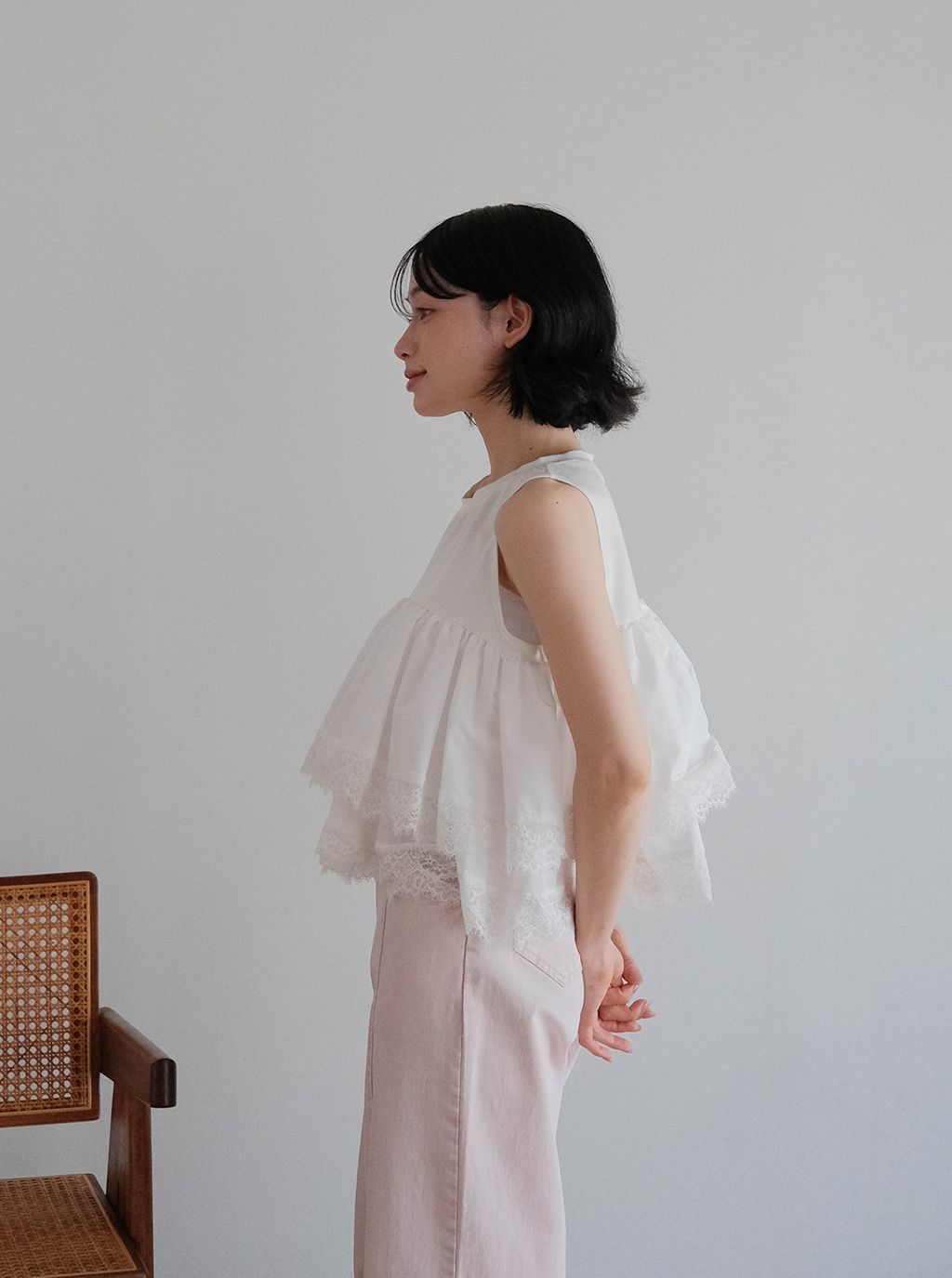 蕾絲澎鬆感拼接無袖上衣_M15