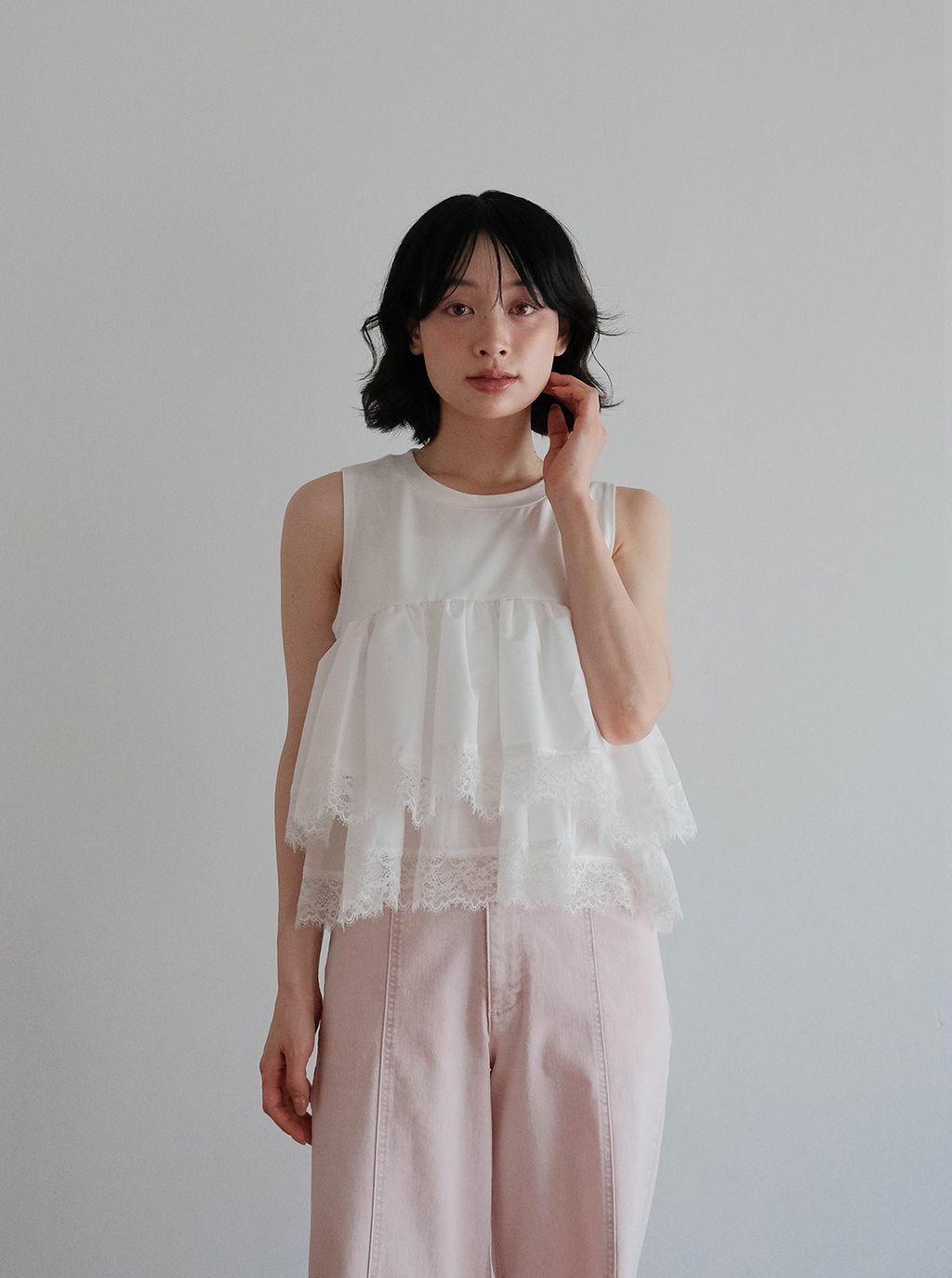 蕾絲澎鬆感拼接無袖上衣_M13