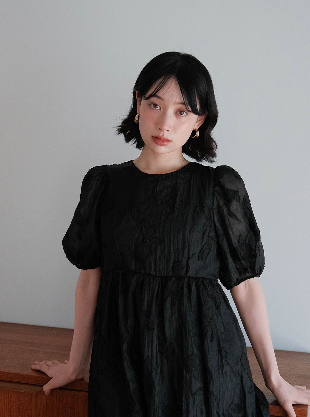 透明感浮雕花洋裝_M08