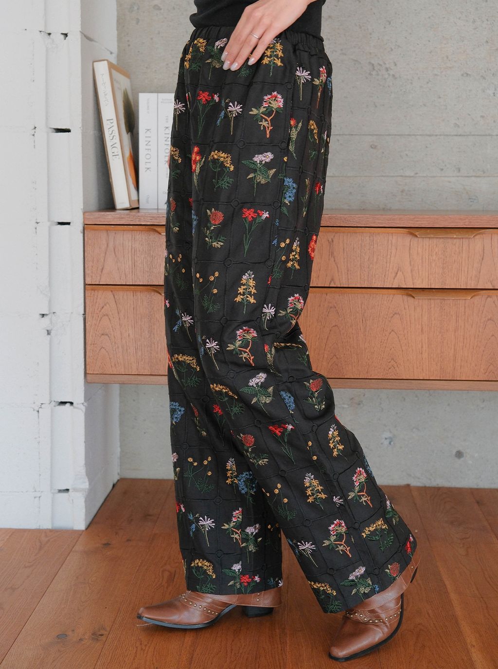 西伯利亞刺繡童話寬褲M08