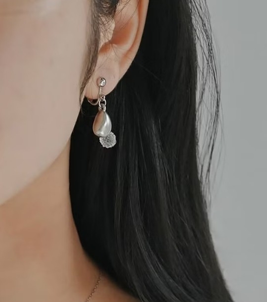 LINE_ALBUM_HANS-SZ-E-NF_251007_4