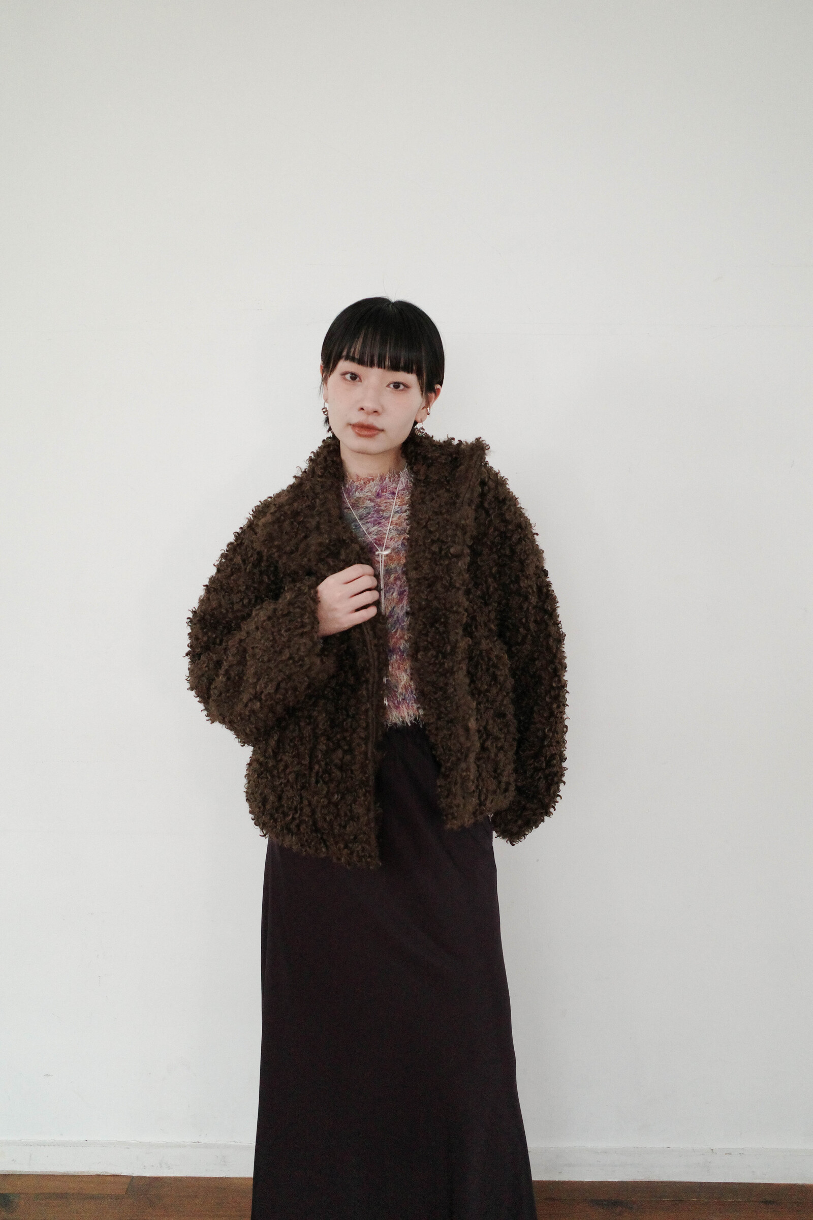 深棕色(ブラウン)