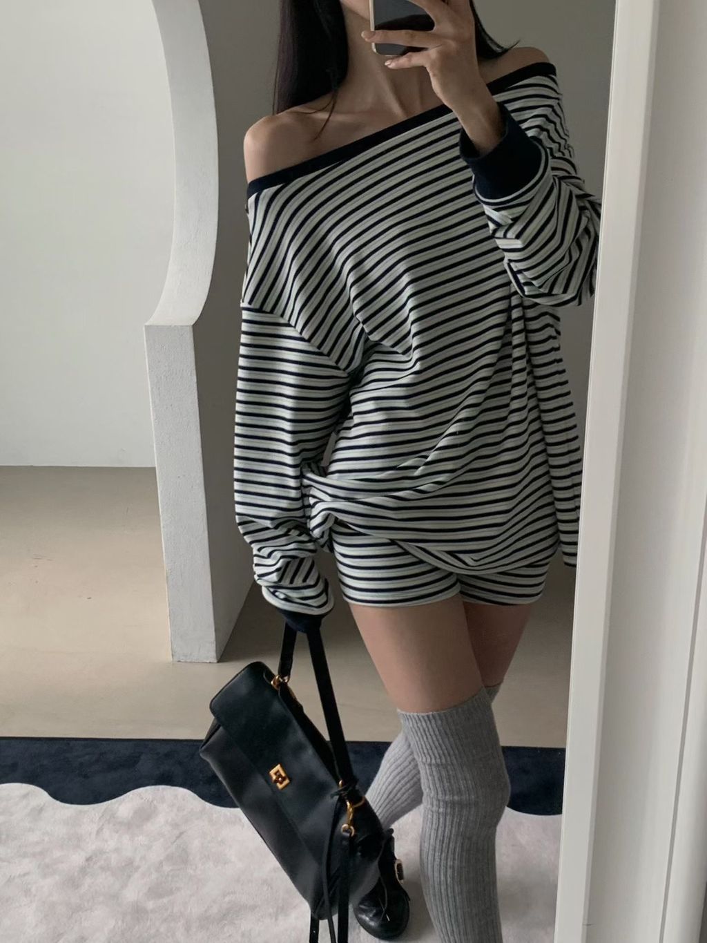 6bff33bceb1d3ce9938ceb1e35580159