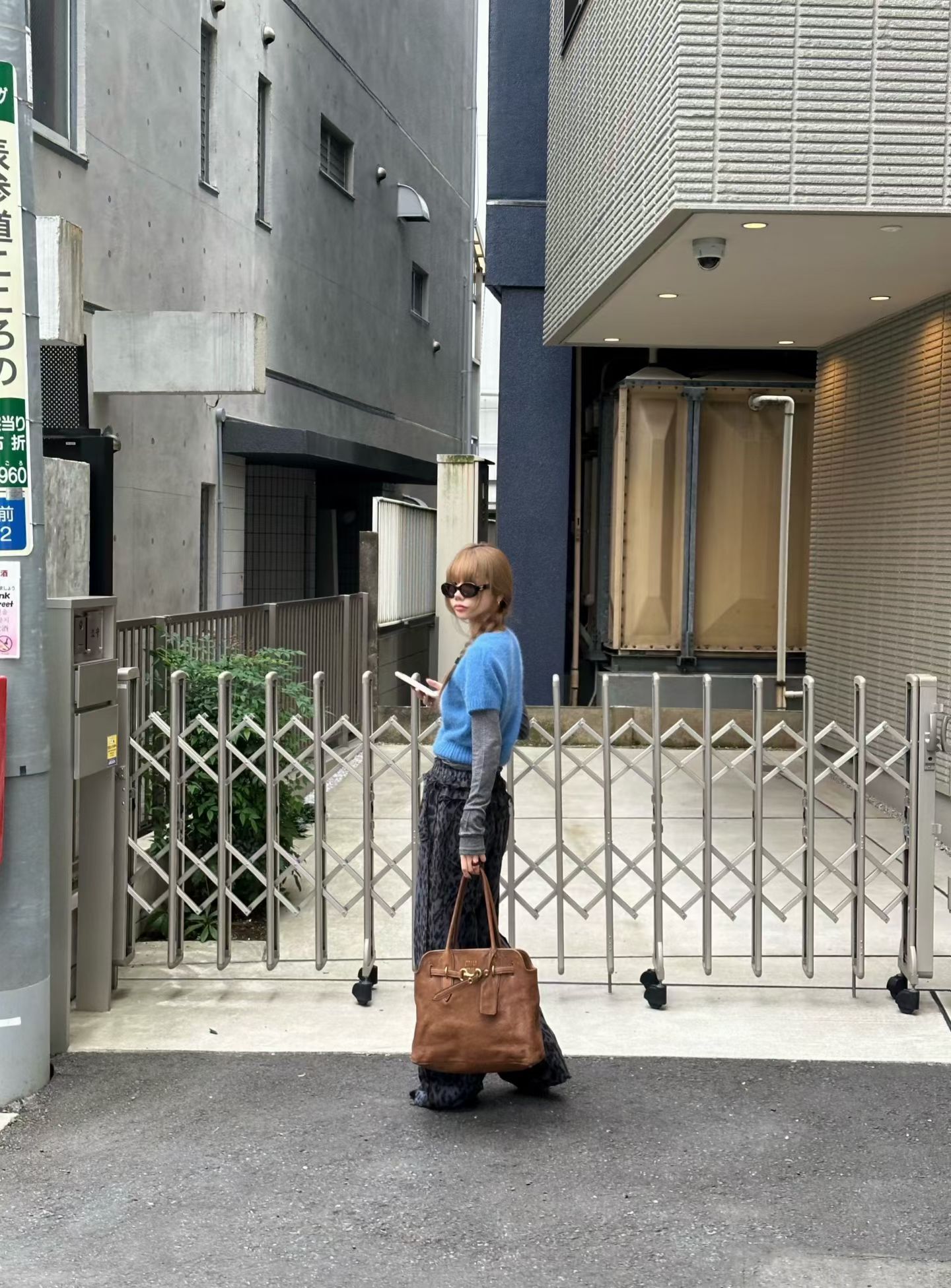 6e83d5a1ab42aad60fb21eb950fd204d