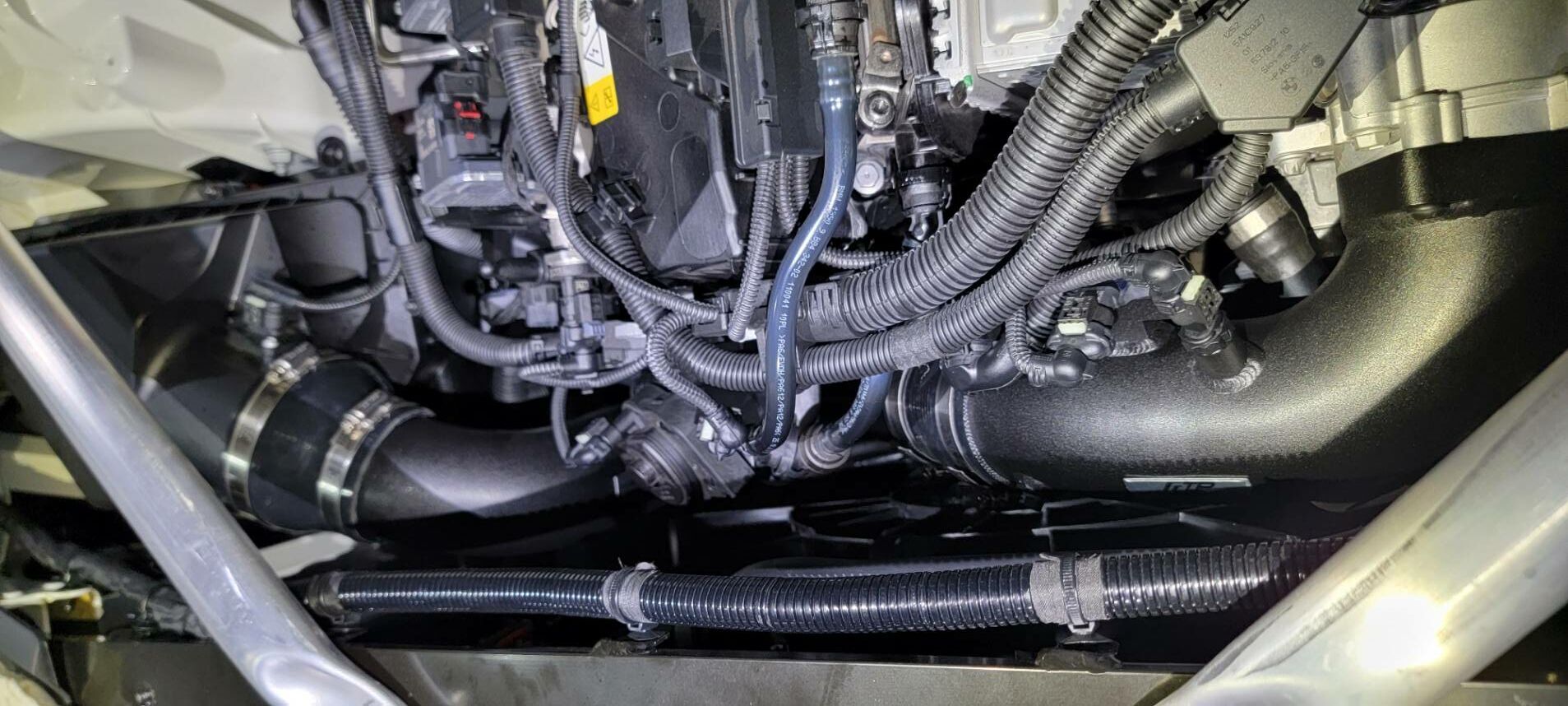 ftp-b58n-charge-intake-pipe-combo-1371945537313715a1f9c2-2023-x5x6x7-lci-m40i_0106