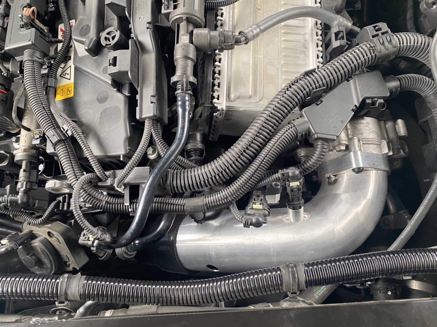 ftp-b58n-charge-pipe-13719455373-2023-x5x6x7-lci-1_0121