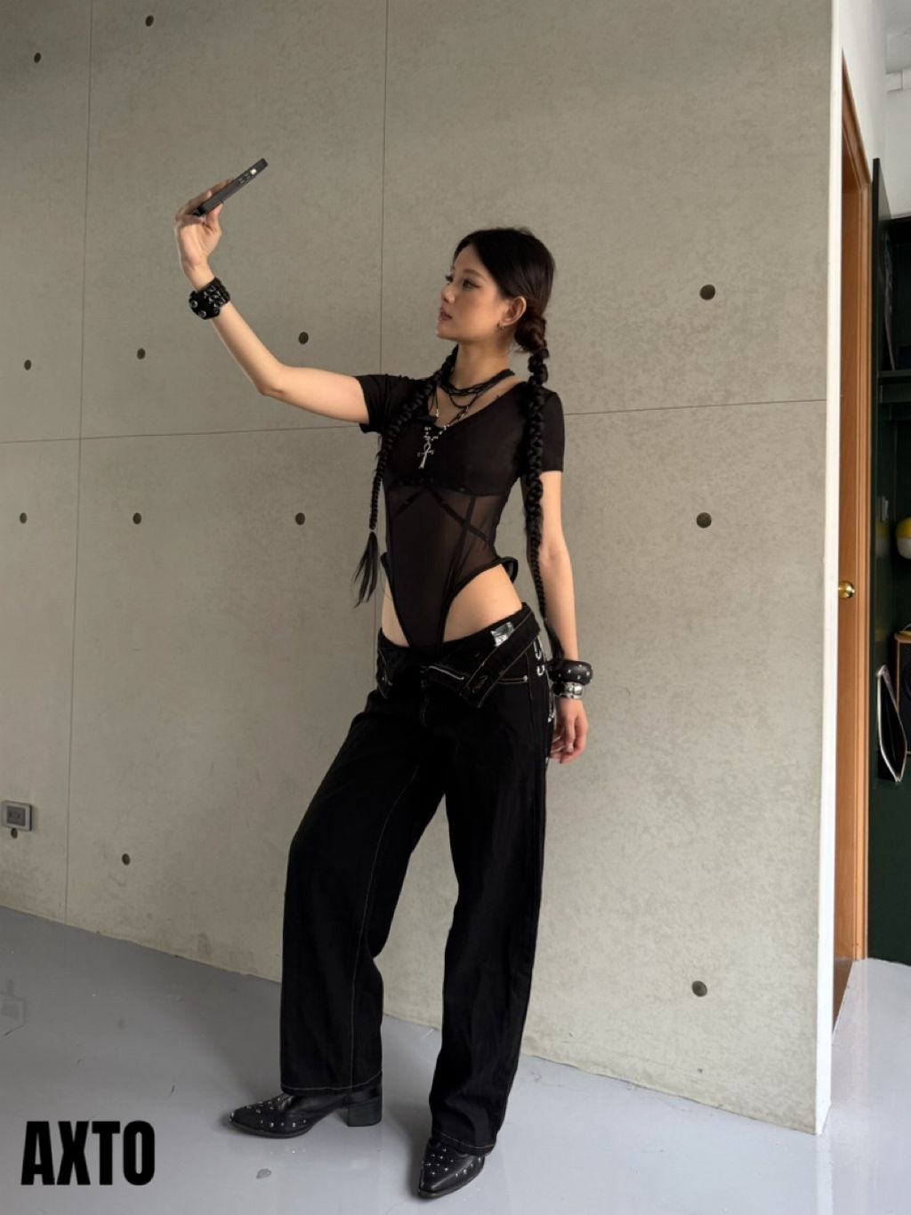 tw-11134207-820ld-mmltzblp8yyp08