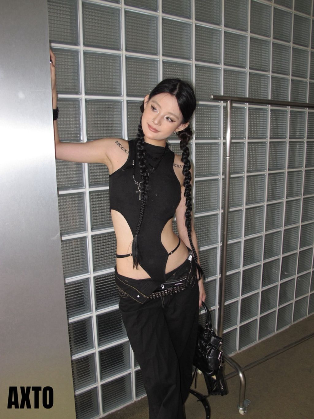 tw-11134207-820l5-mmlrqkmt2ozz19