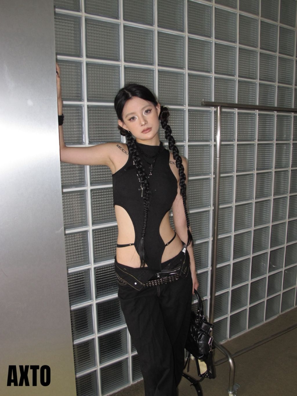 tw-11134207-820lc-mmlrqkmh0nidb0