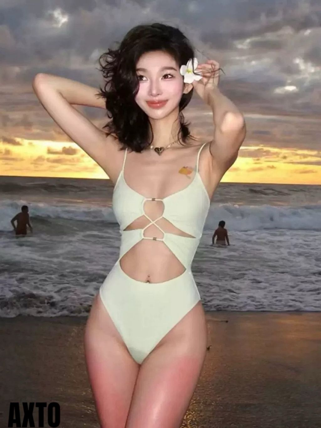 tw-11134207-7ra0n-mcqhqokw2wjj21