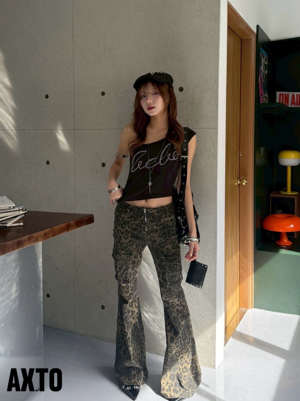 tw-11134207-81ztl-mex77l0ioqv48f