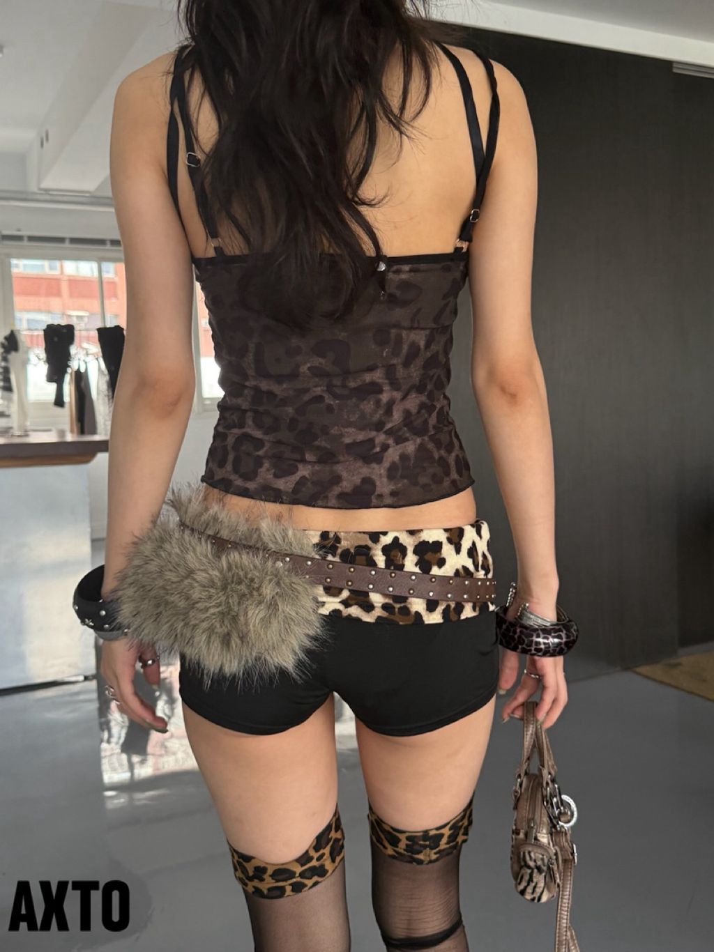 tw-11134207-81zto-mg556gkj826m7e