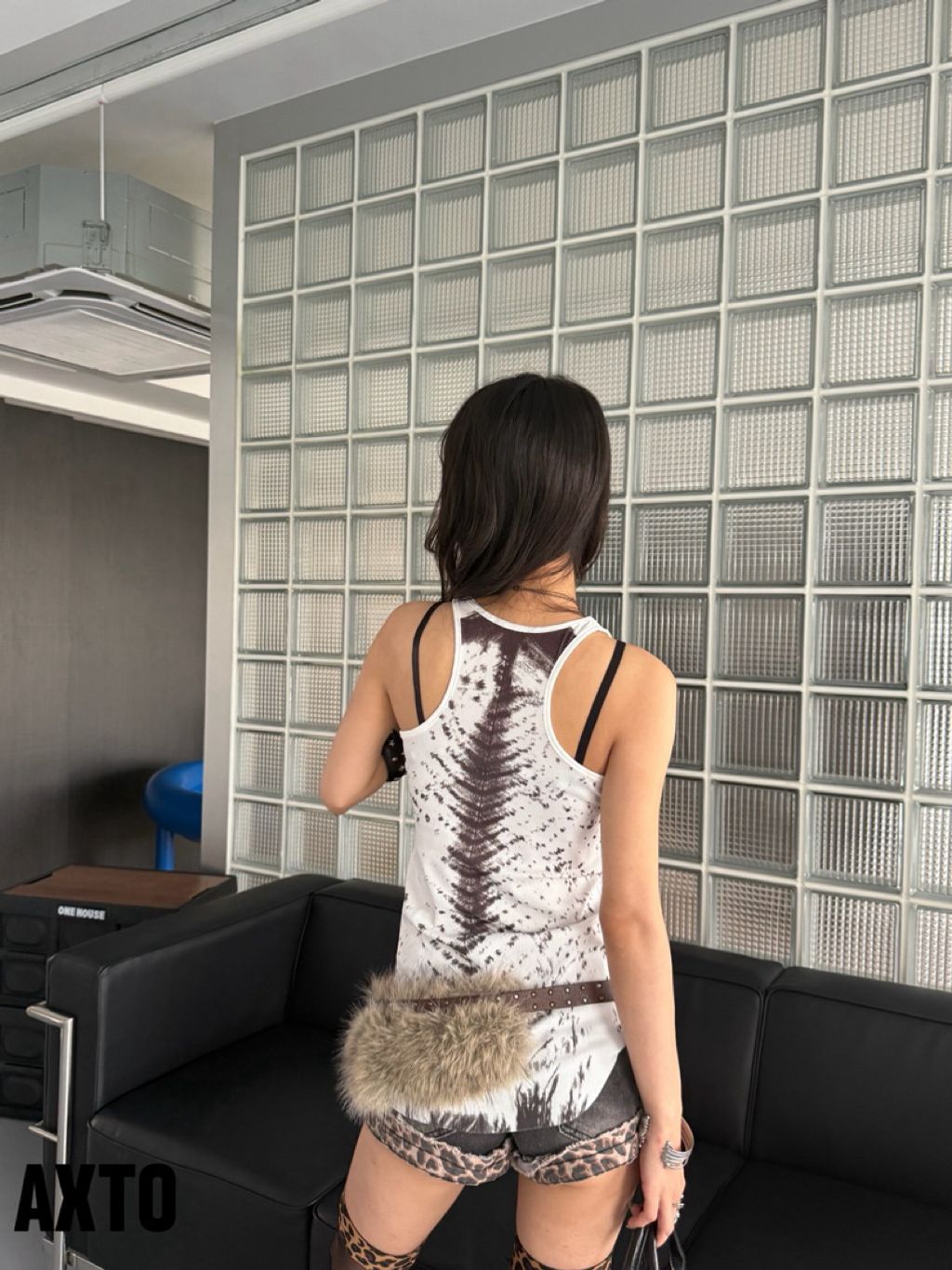 tw-11134207-81ztg-mg4yqek06rdb6c