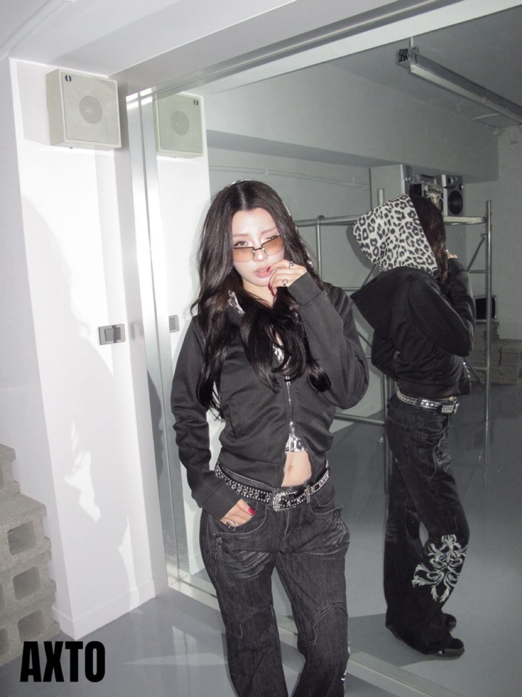 tw-11134207-81ztd-mhiphfeqhjpd5b